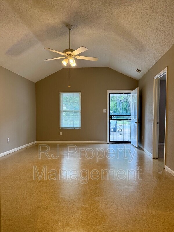 Foto del edificio - 710 Pendleton St