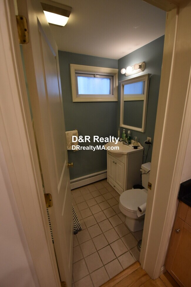 Foto del edificio - 241 Hurley St