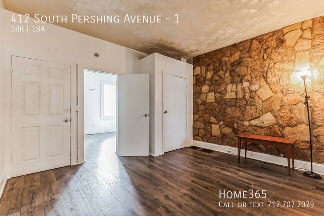 Building Photo - Beautiful amply Hometown Unit at York Awaits!