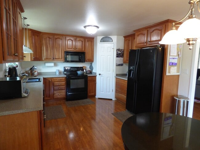 Photo - Great House in a Great Neighborhood!