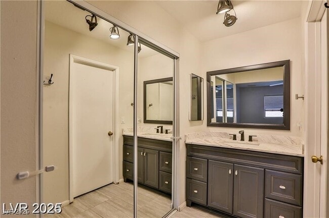 Building Photo - 722 Barrie Ct