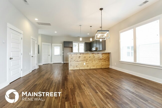 Foto del edificio - 559 Tulip Grove Rd