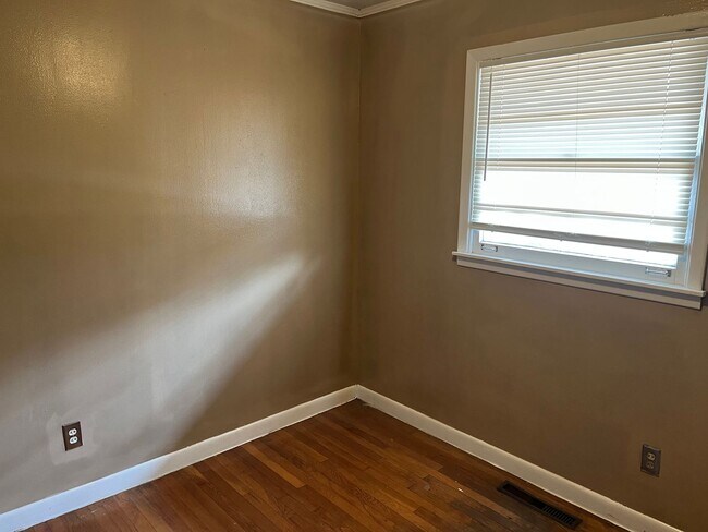 Foto del edificio - Available Now!