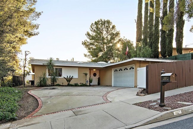 Building Photo - 4 br, 3 bath House - 5827 Greenview Rd