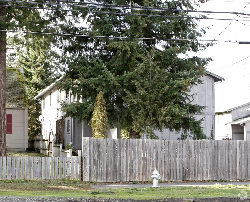 Building Photo - 3816 S Tyler St