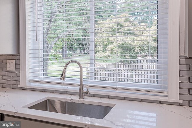 Foto del edificio - 7115 Talisman Ln