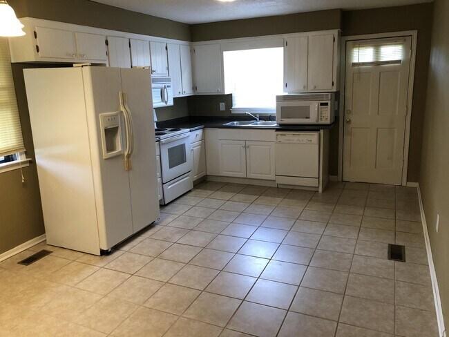 Foto del edificio - 6511 W Oak Hwy