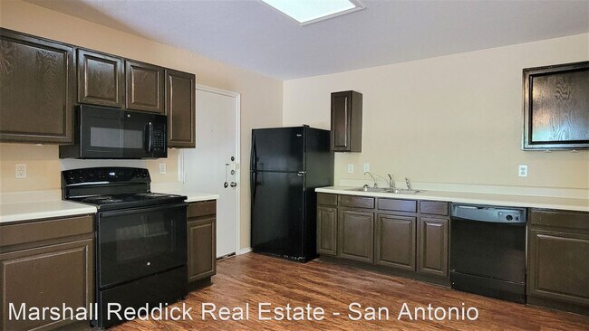 Foto del edificio - 3 br, 2 bath House - 6658 Eastern Clouds