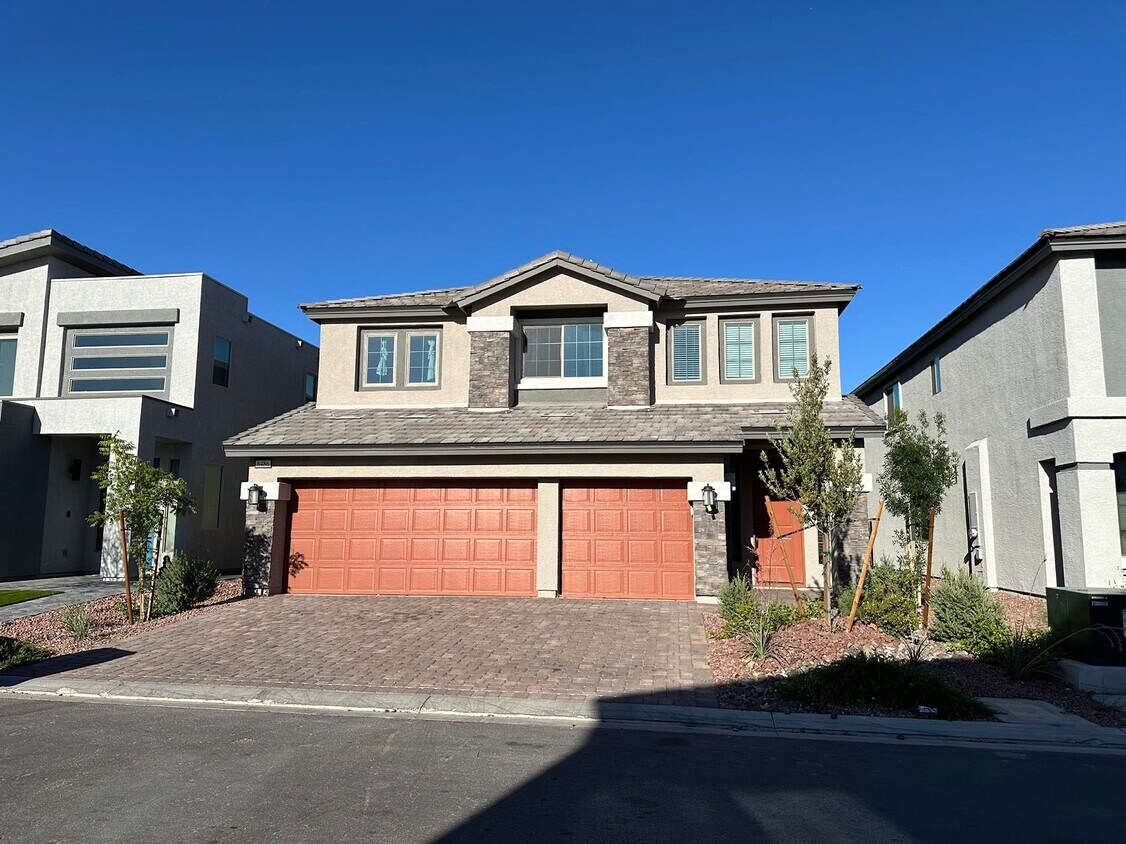 8486 Ashton Creek St, Las Vegas, NV 89113 House Rental in Las Vegas