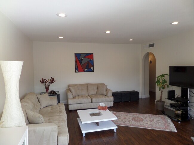 Foto del edificio - 2353 Sharon Rd