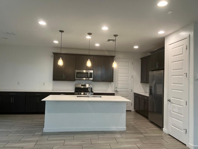 Foto del edificio - 9922 E Tahoe Ave