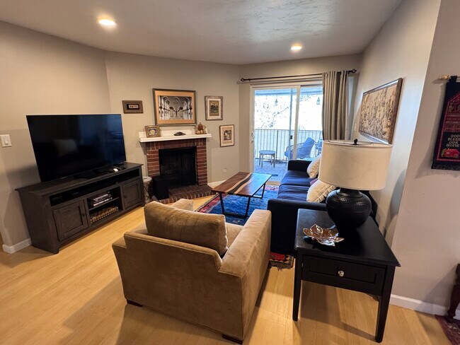 Foto del edificio - 5300 E Cherry Creek South Dr