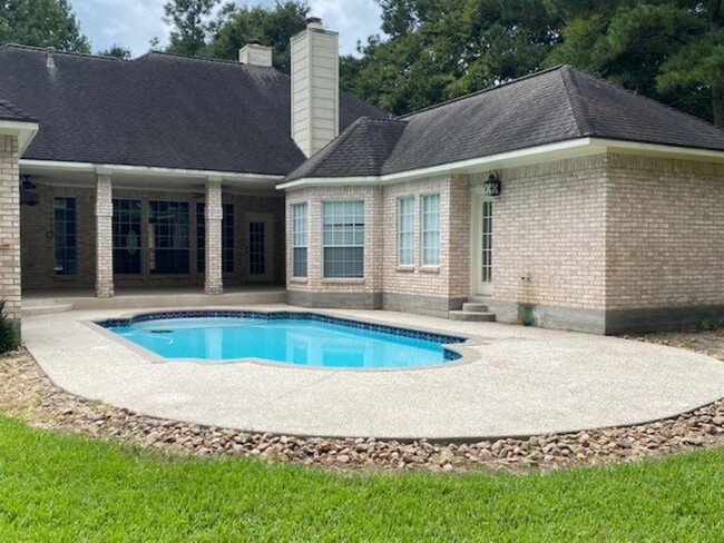 Foto del edificio - 8310 Farm to Market Rd 1488