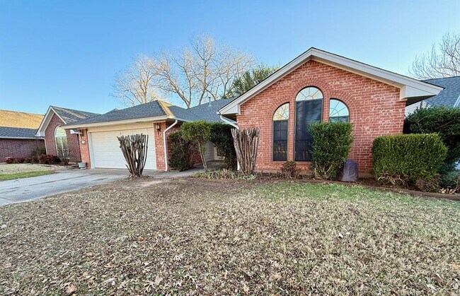 Foto del edificio - 405 Edwards Dr