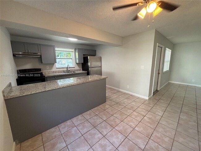 Foto del edificio - 7921 NW 44th Ct