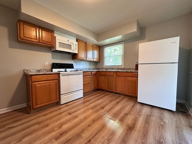 Photo - 170/172 Delmont Dr Apartment