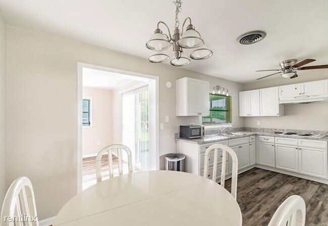 Foto del edificio - 3 br, 2 bath House - 3210 Carleton Circle ...