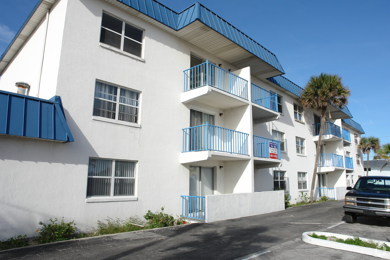 Building - Ocean View Apartments