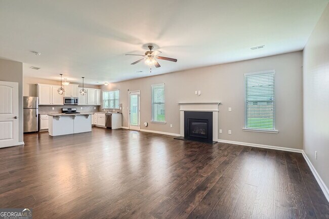 Building Photo - 2217 Jenny Dr