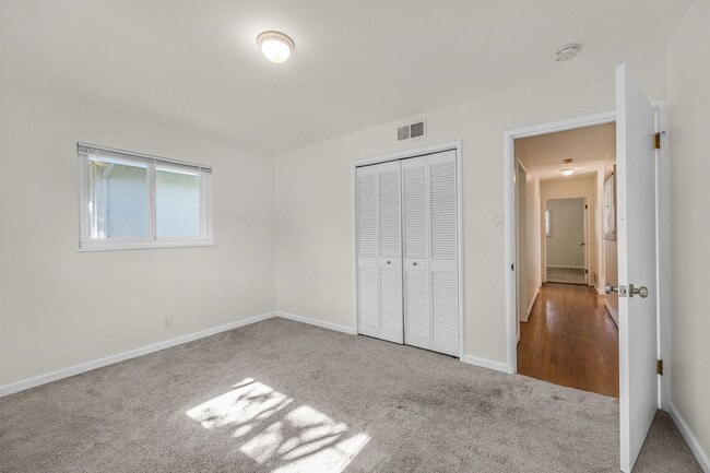 Building Photo - One level home Crockett, magnificent VIEWS