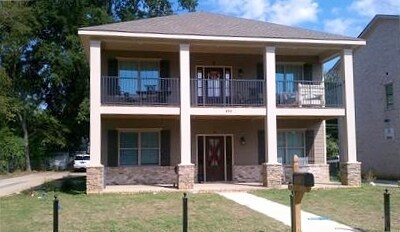 Primary Photo - 496 Wesley Pl