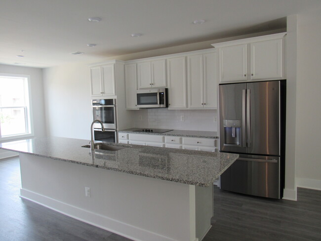 Building Photo - 624 Noush Ct