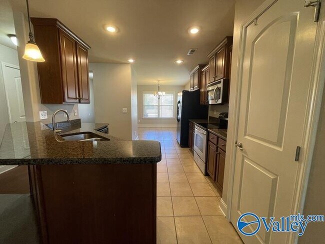 Foto del edificio - 711 River Landing Blvd SW