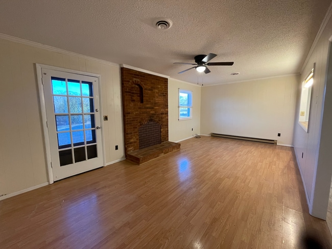 Foto del edificio - 418 Hillcrest Dr