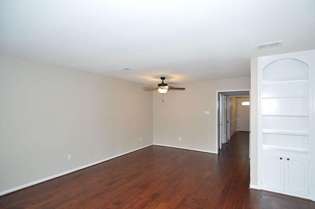 Foto del edificio - 14107 Misty Meadow Ln