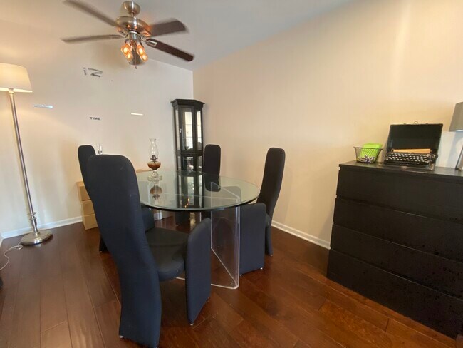 Foto del edificio - 845 Miller Ln