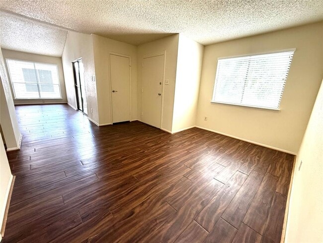 Building Photo - 6701 Sands Point Dr