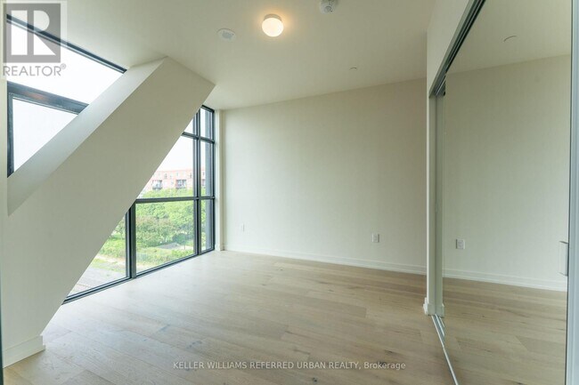 Photo du bâtiment - 181 Sterling Rd