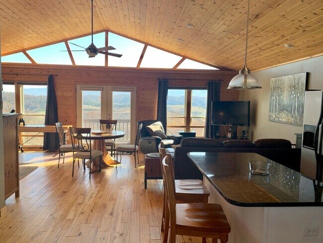 Building Photo - 357 Fincastle Estates