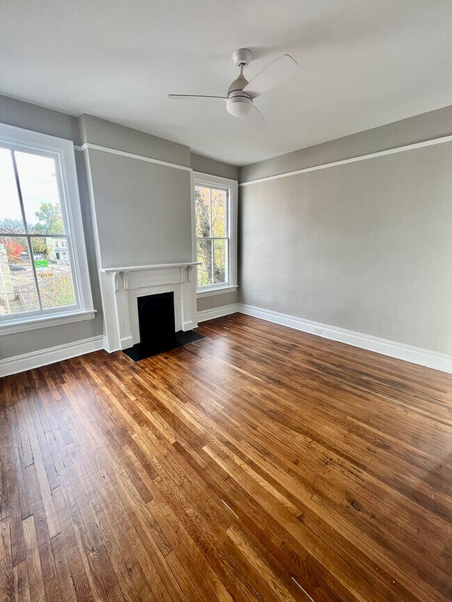 Foto del edificio - 2801-2803 E Marshall Street