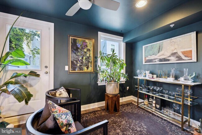 Foto del edificio - 2137 N Darien St