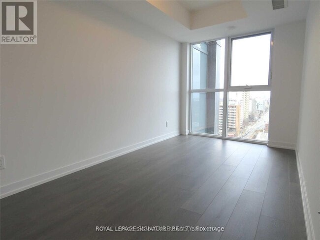 Building Photo - 125-2125 Redpath Ave