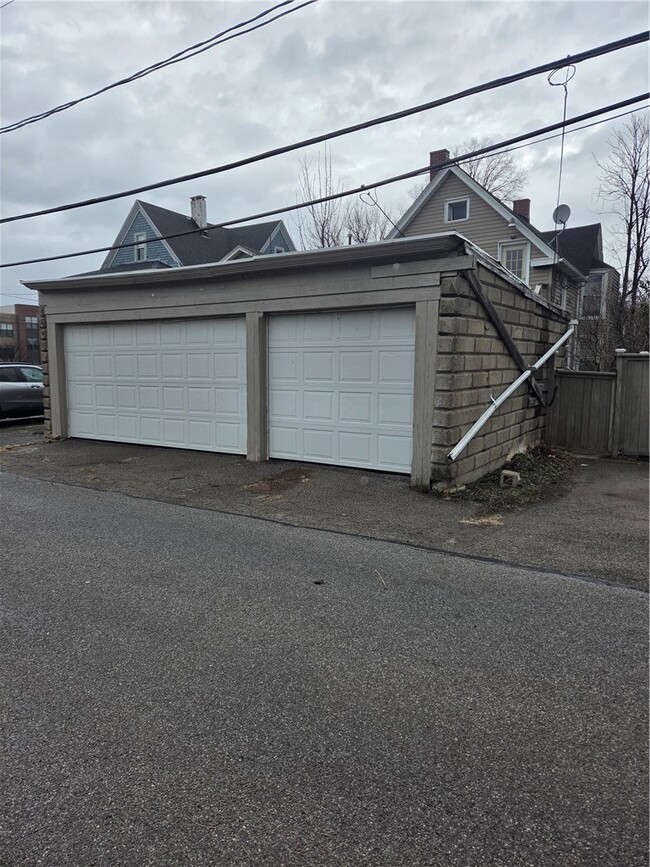 Building Photo - 21 Gardiner Park