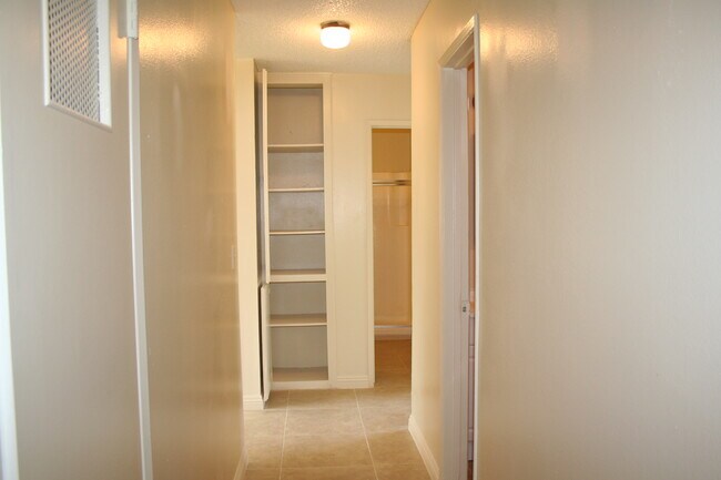 Building Photo - 5350 La Sierra Ave