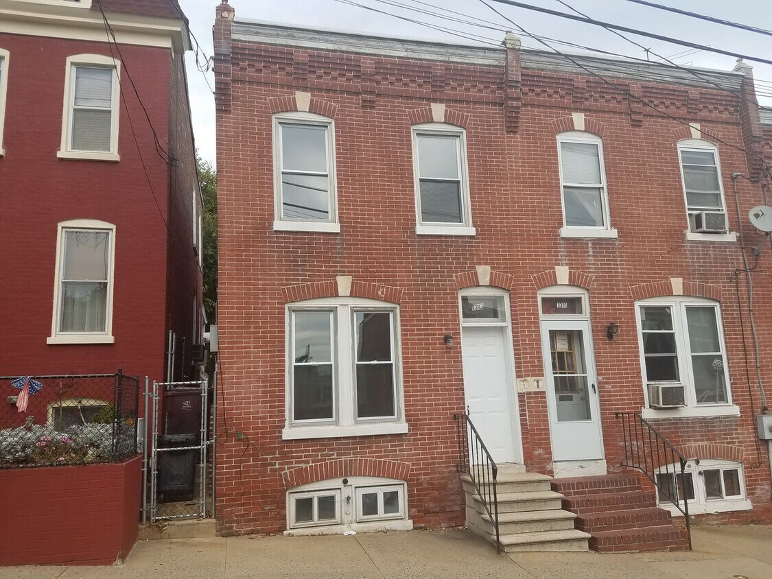 Foto principal - 1313 Lancaster Ave