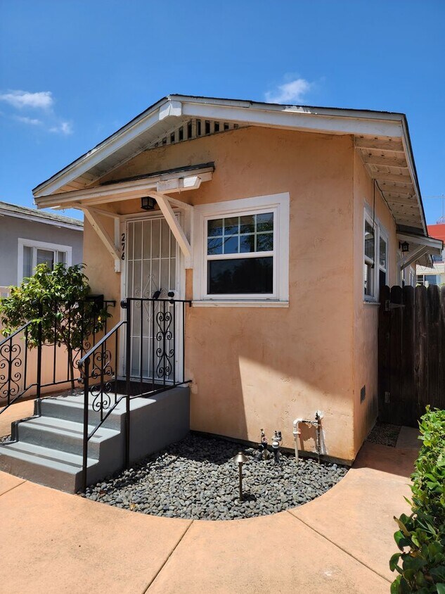 Foto principal - Coronado: Charming 1bd/1ba Village Cottage