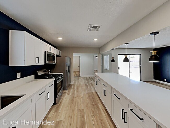 Building Photo - 4 br, 3 bath House - 4282 Ridgeview Drive