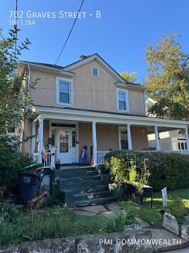 Building Photo - 702 Graves St