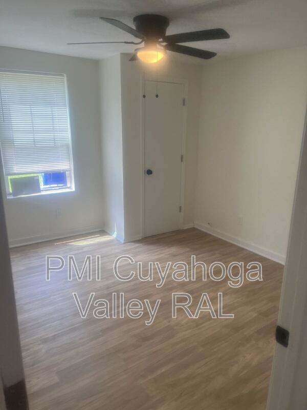 Building Photo - 3128 W 56th St