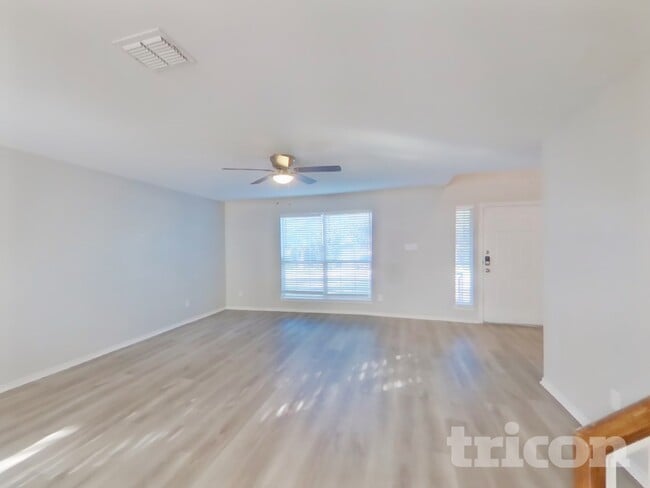 Building Photo - 10411 Trotters Bay