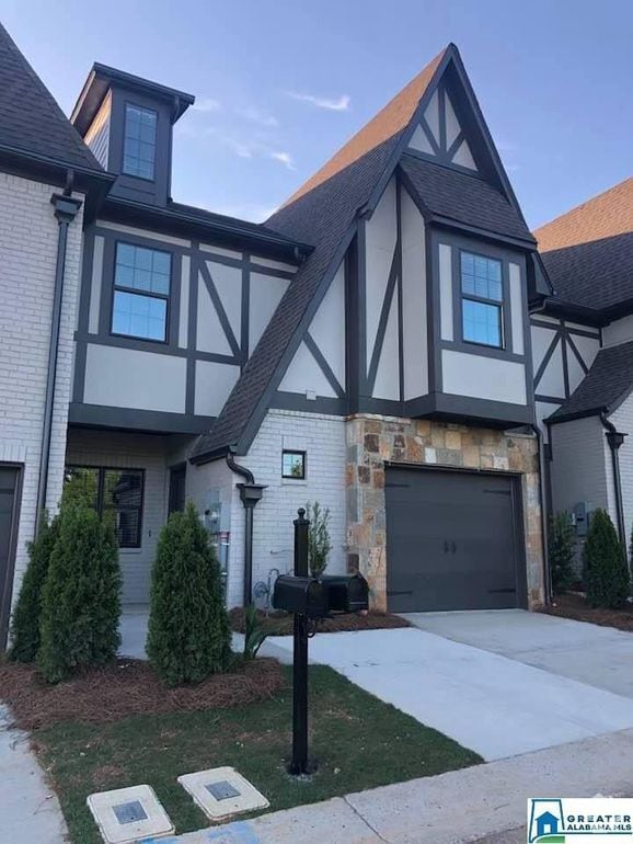 Building Photo - 4215 Lennox Dr