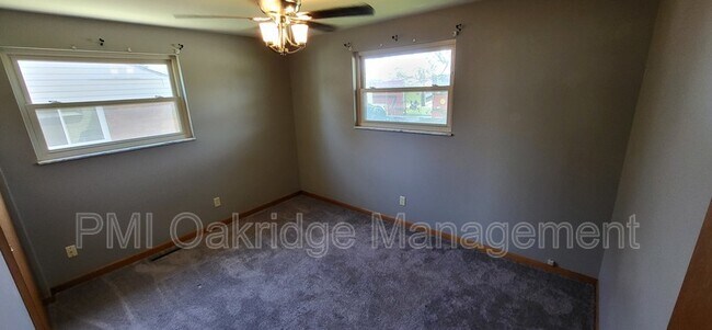 Foto del edificio - 425 Heather St