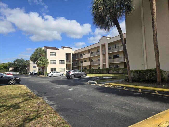 Foto del edificio - 3470 Foxcroft Rd