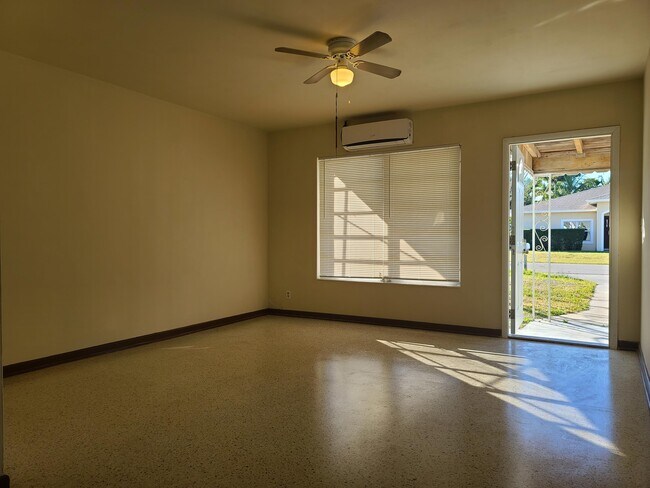 Foto del edificio - 713 W Branch St