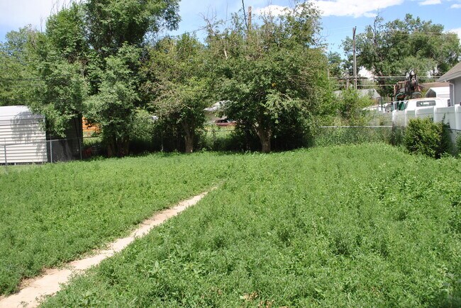 Foto del edificio - 1421 McArthur Ave