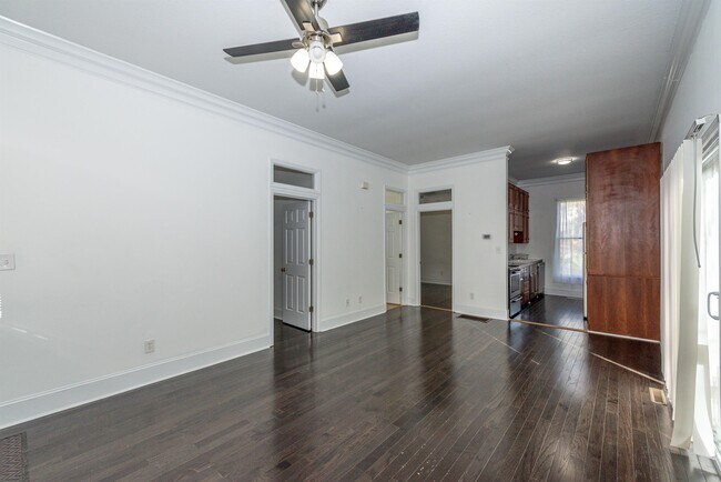Foto del edificio - 2203 Aster Rd